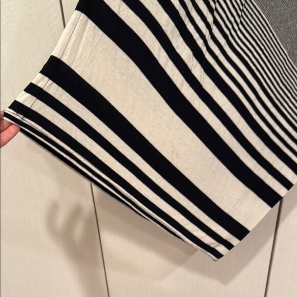 Striped Black and Gray Asymmetrical tunic top - Picture 6 of 9